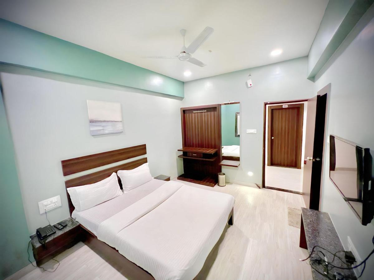 Hotel Rahul Regency, Aurangabad Buitenkant foto
